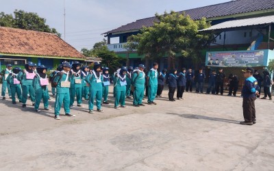 PMR MTsN 11 Indramayu Gelar Pelantikan Syal Biru Periode 2025/2026